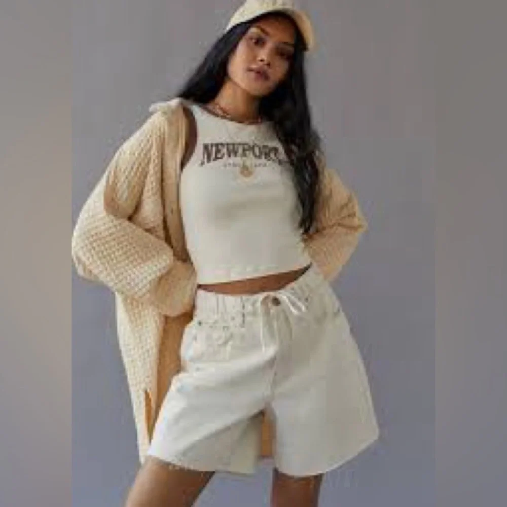 NWT Urban Outfitters BDG A-Line Cutoff Ivory High-Rise Baggy Denim shorts